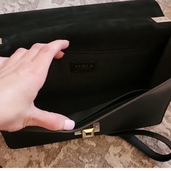 Furla elegant Black Handbag - Picture 6 of 7